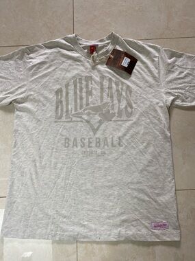 NWT Men’s Mitchell & Ness Toronto Blue Jays T-Shirt M/L